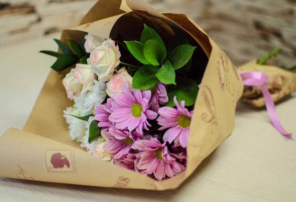 Букет цветов из: Розы и Хризантемы в Посёлке Палатка