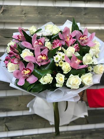 Букет цветов из: Розы и Хризантемы в Посёлке Палатка