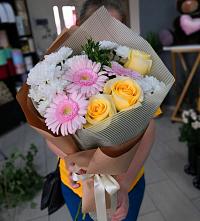 Букет цветов из:  Герберы, Розы и Хризантемы в Посёлке Палатка
