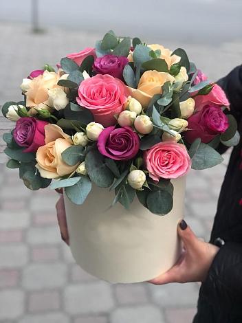 Цветочная композиция из Розы в шляпной коробке в Посёлке Палатка